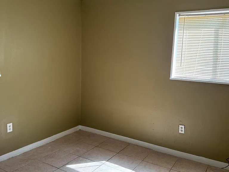 3020 Lakewood Dr — Photo 3