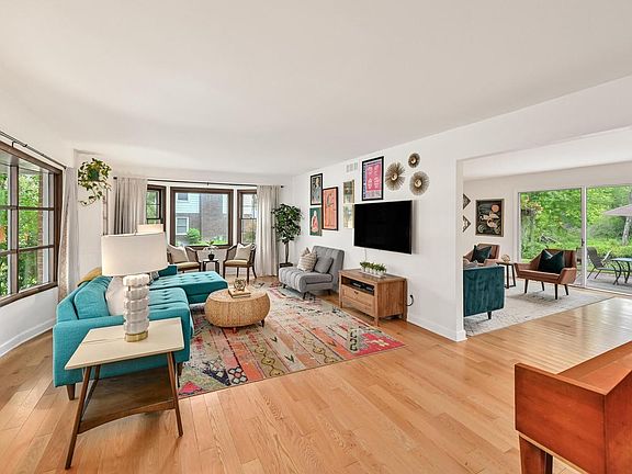 3rd image of 7266 N Pierron ROAD