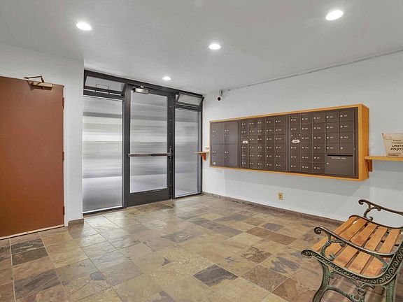 2nd image of 425 Orange St APT 202