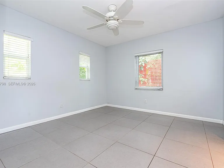 330 NE 86th St — Photo 9