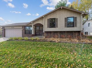 45 Lockman Cir, Elgin, IL 60123