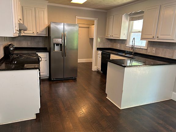 3rd image of 149 Norwood Dr
