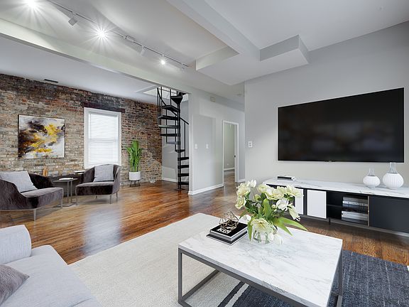 5th image of 2028 N Hoyne Ave #2R