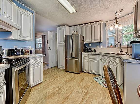4th image of 112 Cypress Grove Ln