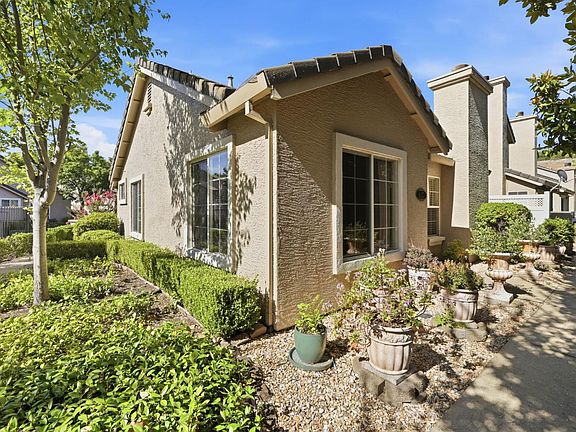 3rd image of 6100 Marlee Cir