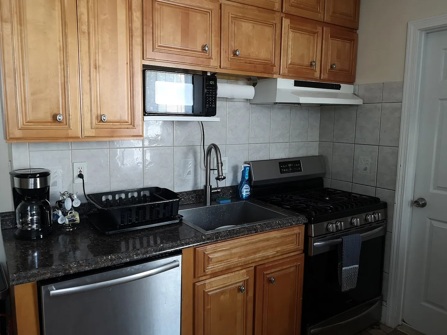 Prime Location Boston Suburbs — Photo 2