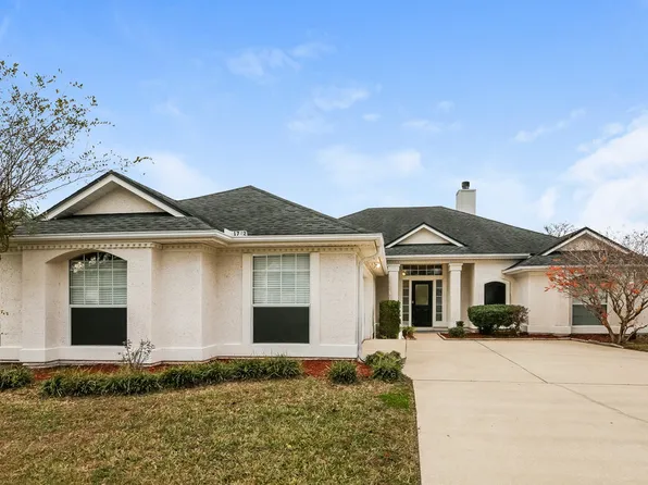 1742 Pickwick Pl, Fleming Island, FL 32003