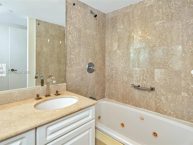 5900 Collins Ave #408 — Photo 32