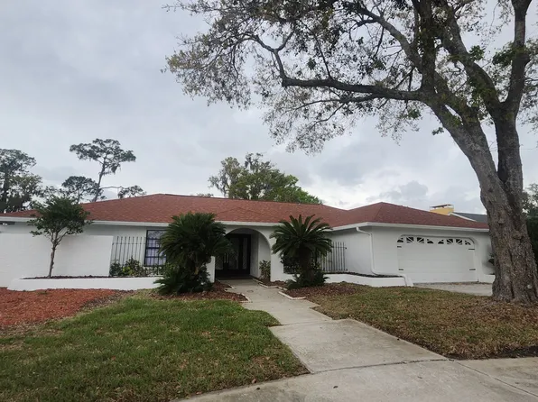 2001 Country Club Ct, Plant City, FL 33566