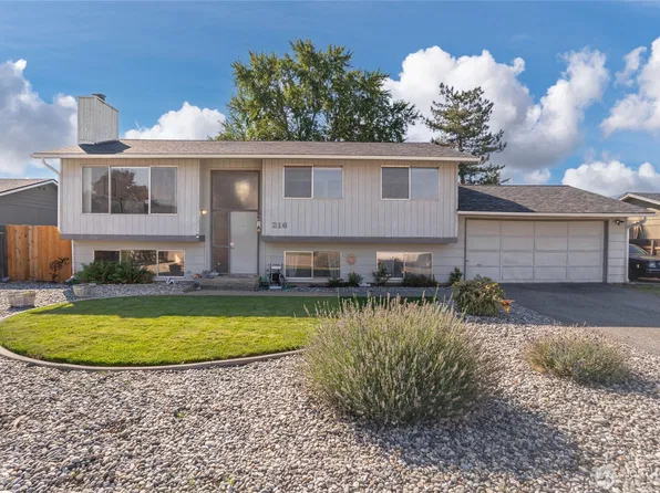 216 Broadmoor Street, East Wenatchee, WA 98802