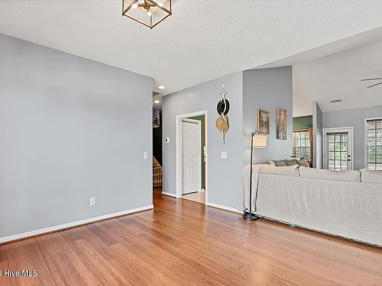 329 Green Links Dr — Photo 6