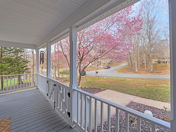 4th image of 103 Riverside Dr