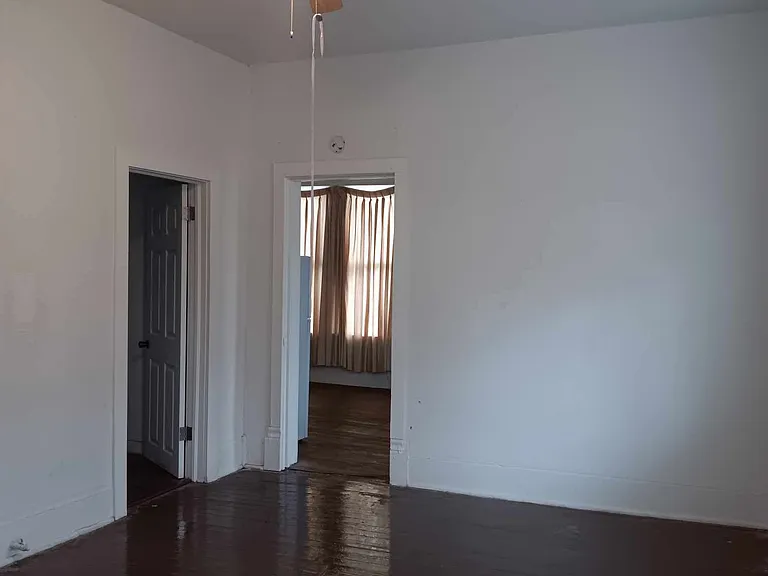 301 E Brin St #B — Photo 8