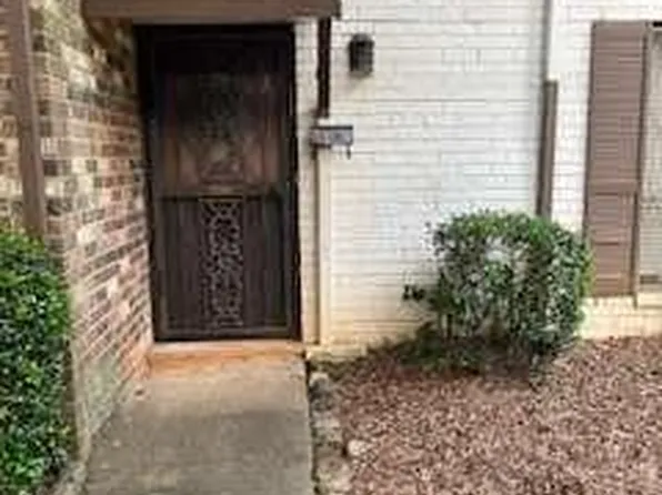 668 Garden Walk Dr, Stone Mountain, GA 30083