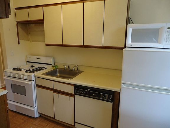 3rd image of 75-20 113th St #3GG