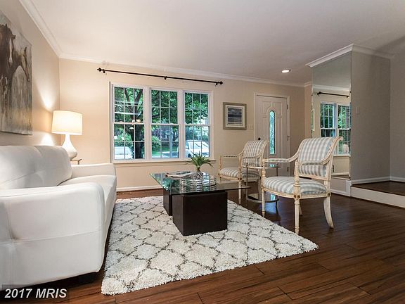 3rd image of 5757 Heritage Hill Dr