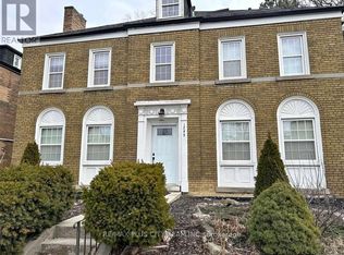 1745 Bathurst St #A-C03, Toronto, ON M5P 3K5