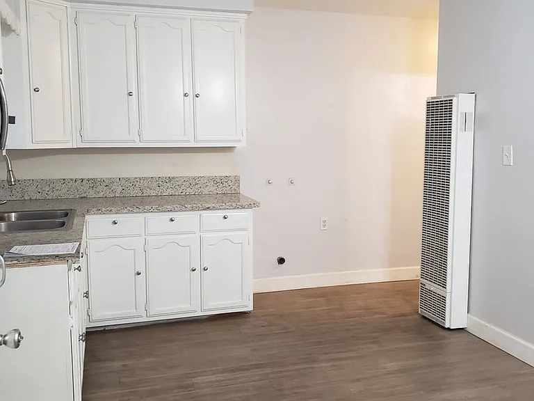 1231 S Duncan Ave — Photo 3
