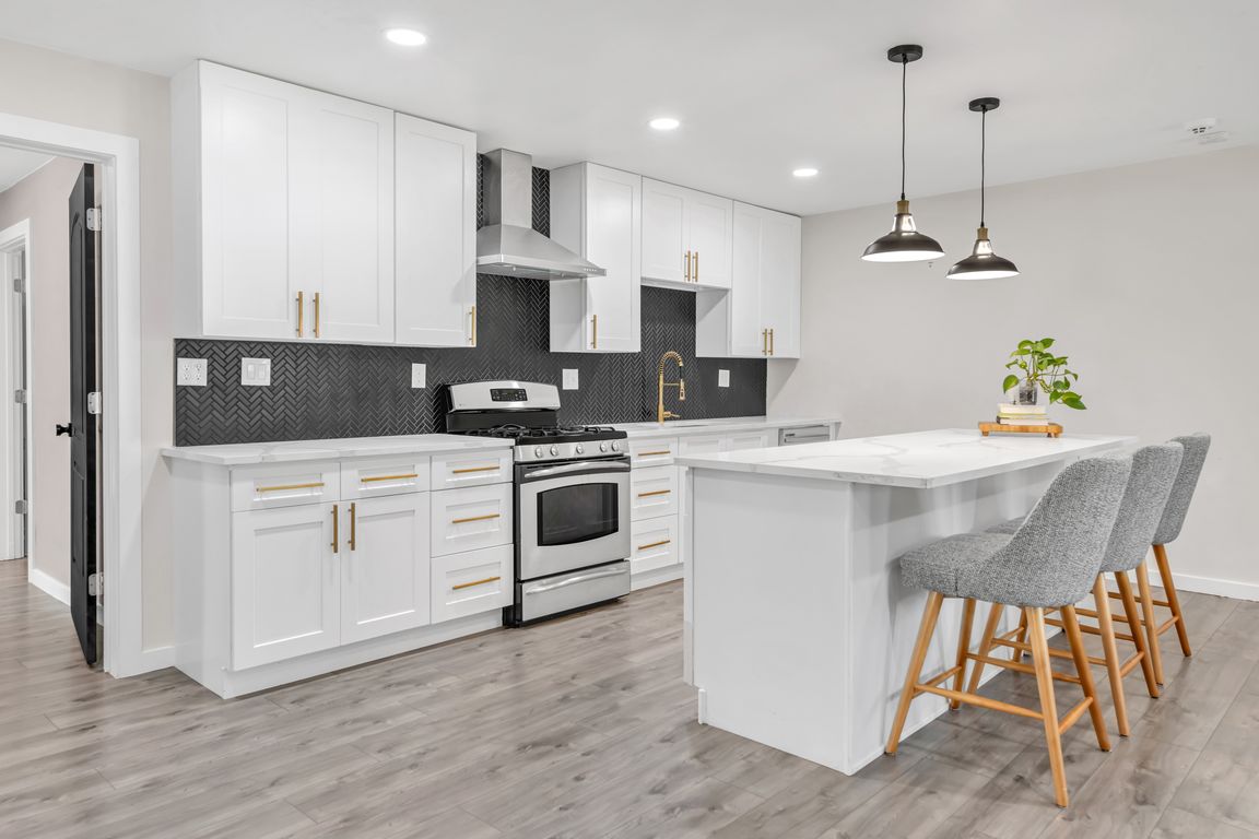 next background image