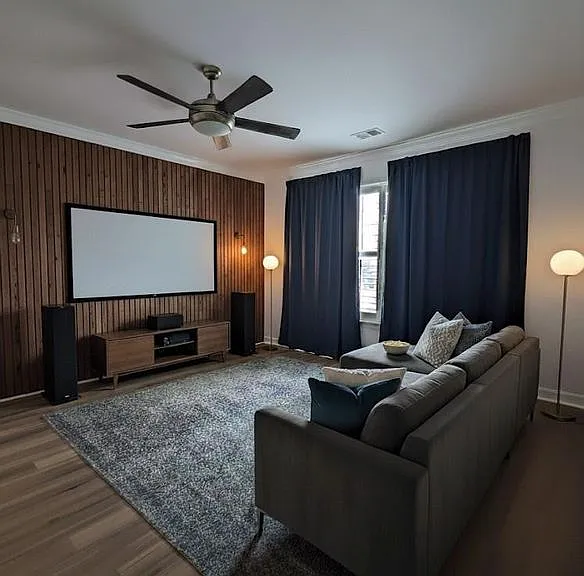 341 Oak Aly — Photo 2
