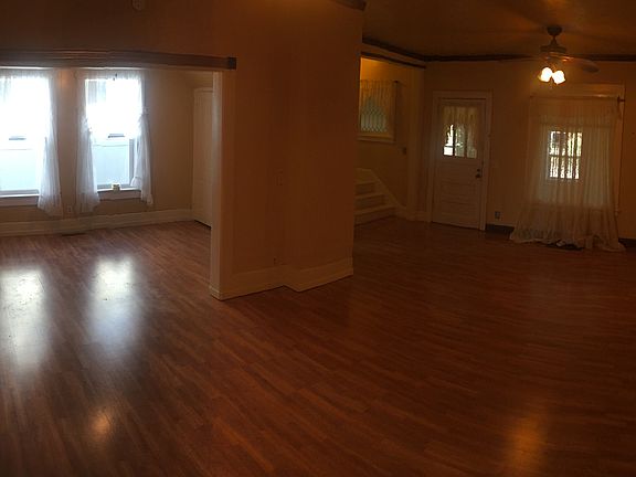 Living room, dinning room