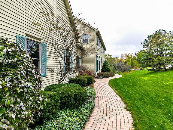 3rd image of 8133 Solomon Seal Ln