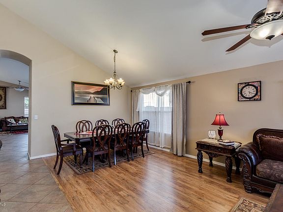 ROOM FOR LARGE DINING TABLE
