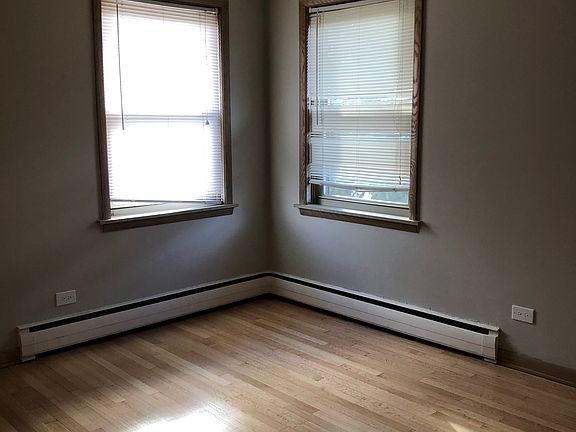 4th image of 6756 N Sauganash Ave #2B