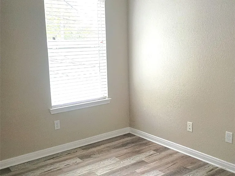 617 Edgar St #B — Photo 8
