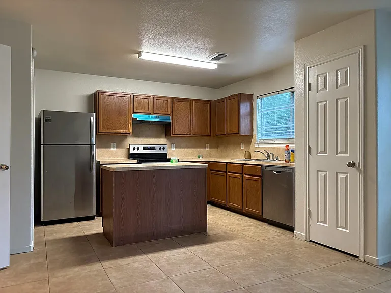 3114 Junction Dr — Photo 3