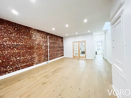 Rented by Voro, LLC | media 1