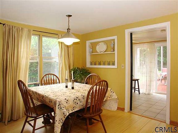 4th image of 168 Arrow Wood Pl