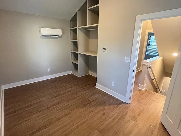 412 N 4th St — Photo 5