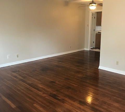 4th image of 313 E Byrd Blvd