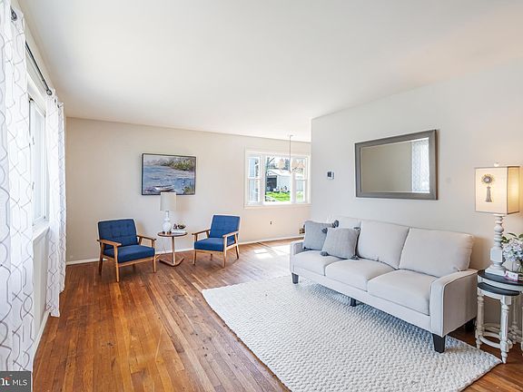 4th image of 813 Bentwillow Dr