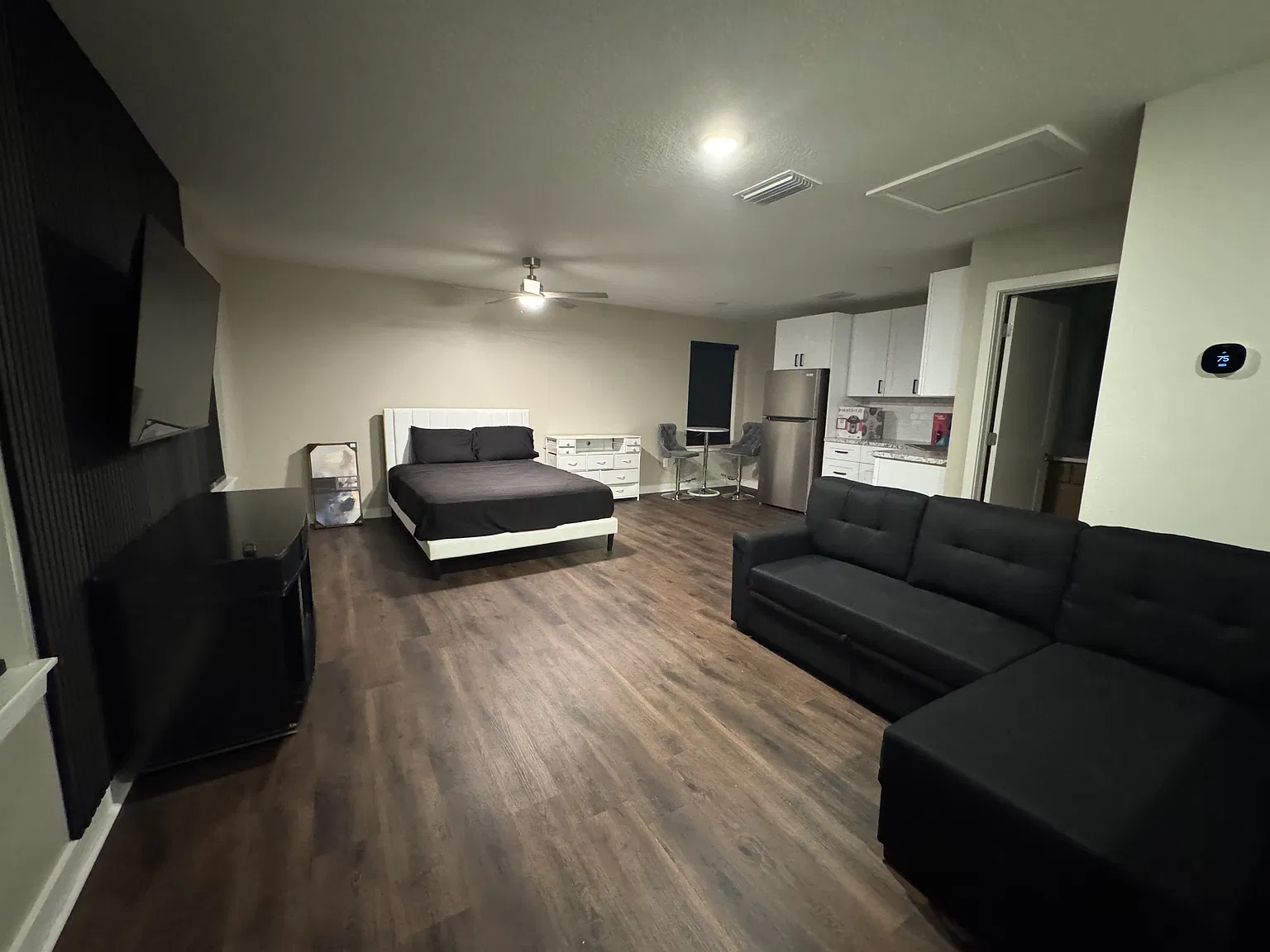 Studio, 500 sqft, $1,200 — Photo 4