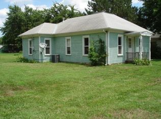 222 E 2nd St, Chapman, KS 67431