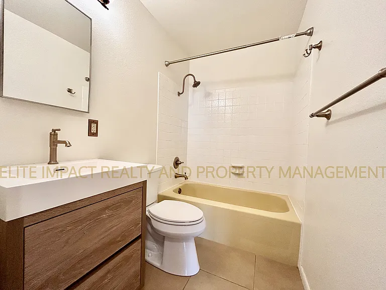 3215 North Cherry Avenue - 3215 — Photo 8