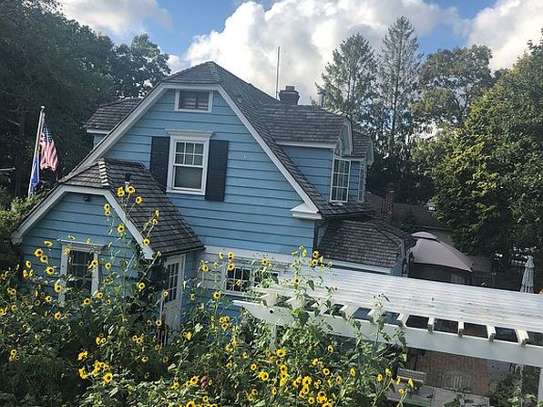 35 Laurel St