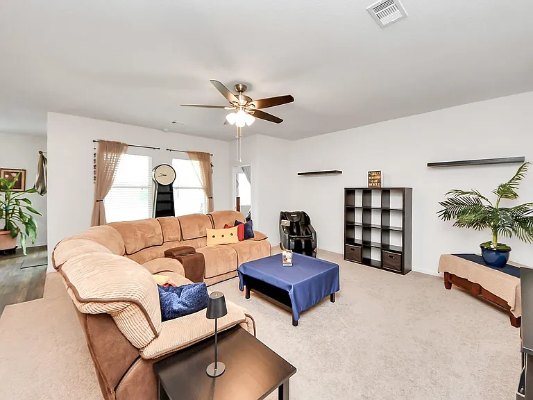1024 Banyon Tree Ln — Photo 37