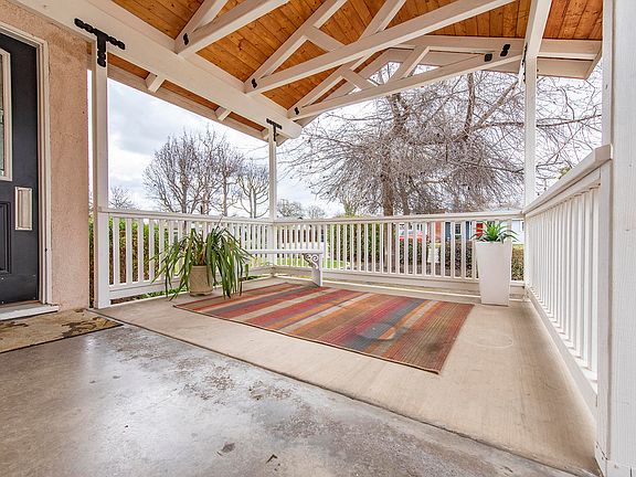 5th image of 2238 E Westcott Ave