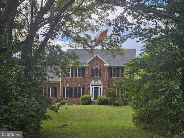627 Chimney Cir, Middletown, VA 22645
