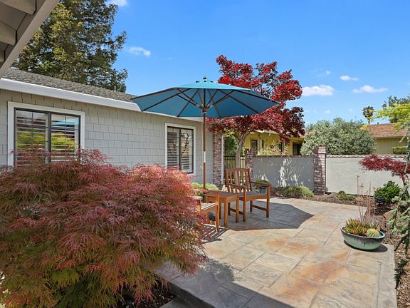 3rd image of 9835 Country Meadow Dr