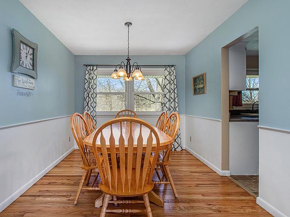 4th image of 59843 Lynn Dr