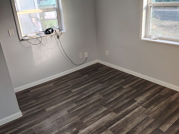 4th image of 524 Little Ave