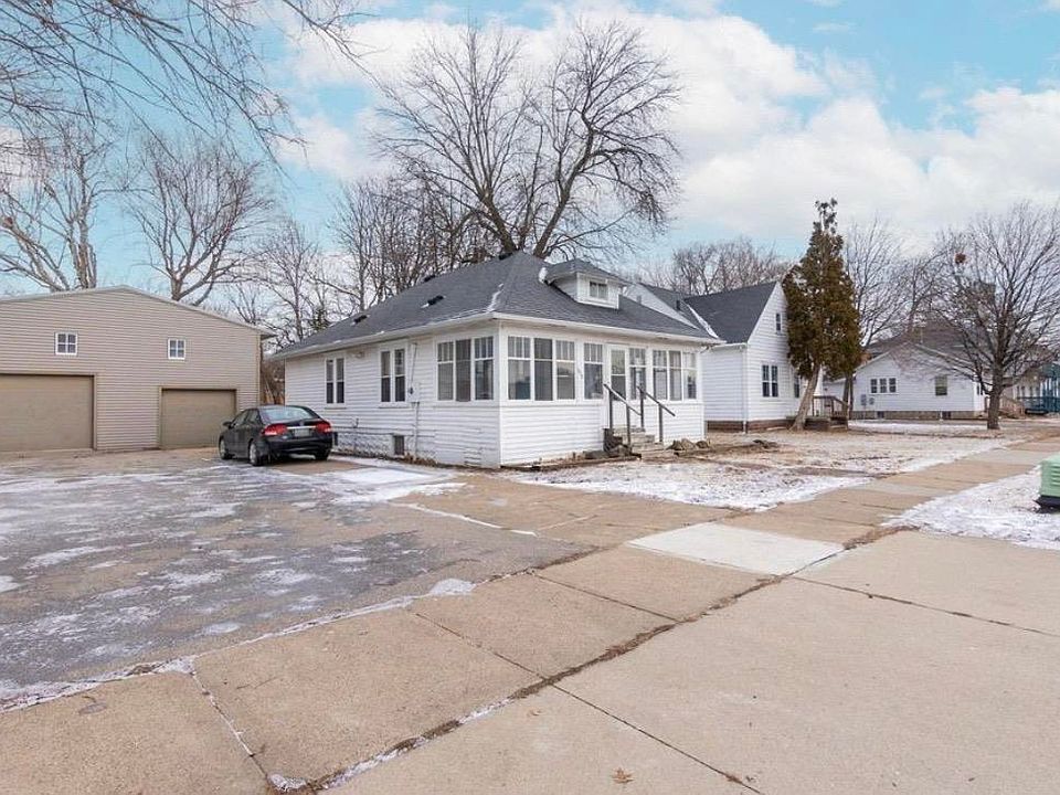 2nd image of 1013 W 20th St