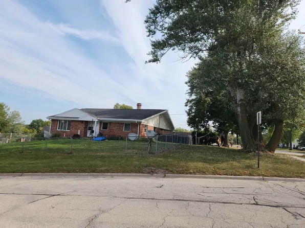 634 Laverne Dr, Green Bay, WI 54311