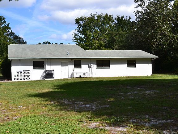 3rd image of 4581 Camelot Dr