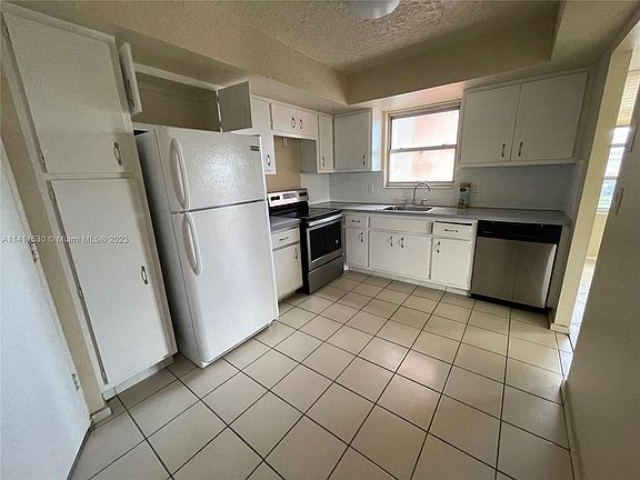 4th image of 1351 NE Miami Gardens Dr APT 615E