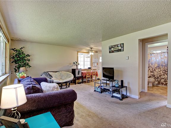 3rd image of 15907 38th Ave E
